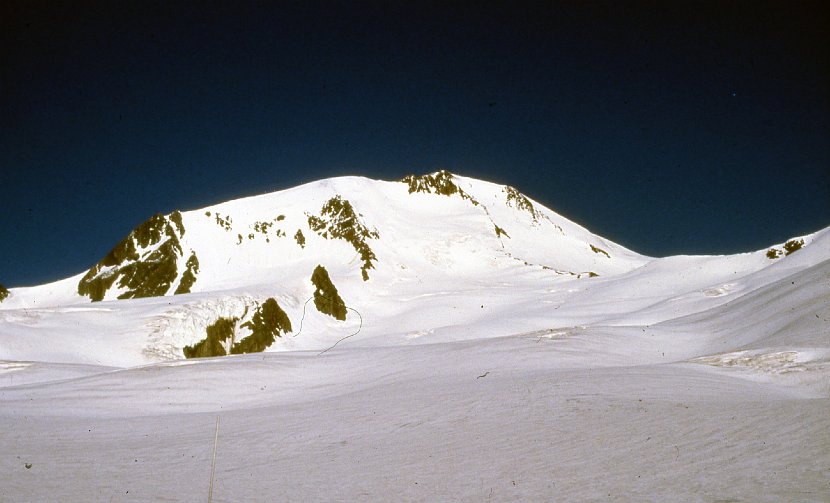 img046
